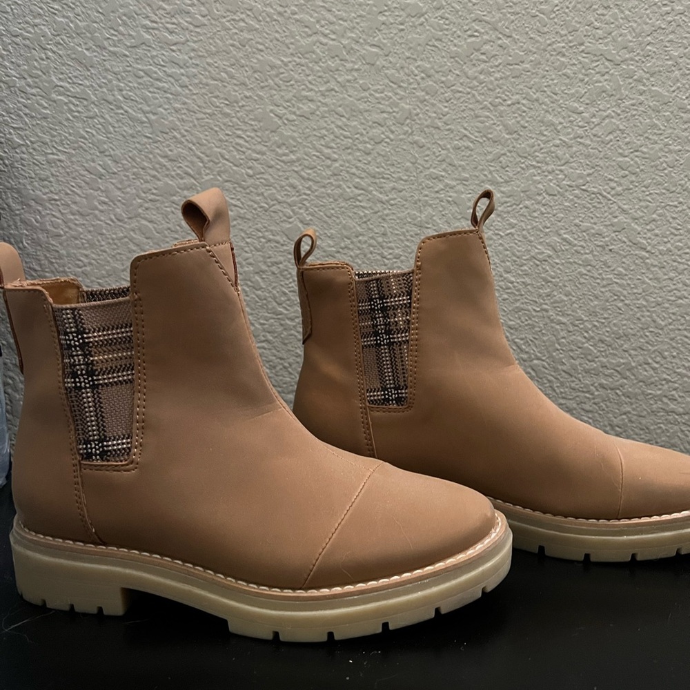 Toms Tan Boots with Plaid Accent